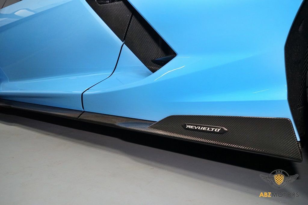 Used 2025 Lamborghini Revuelto image 14