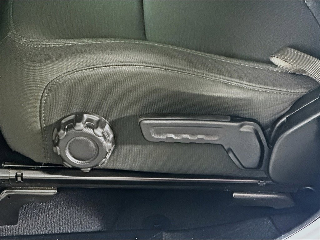 Used 2022 Jeep Gladiator Willys image 22