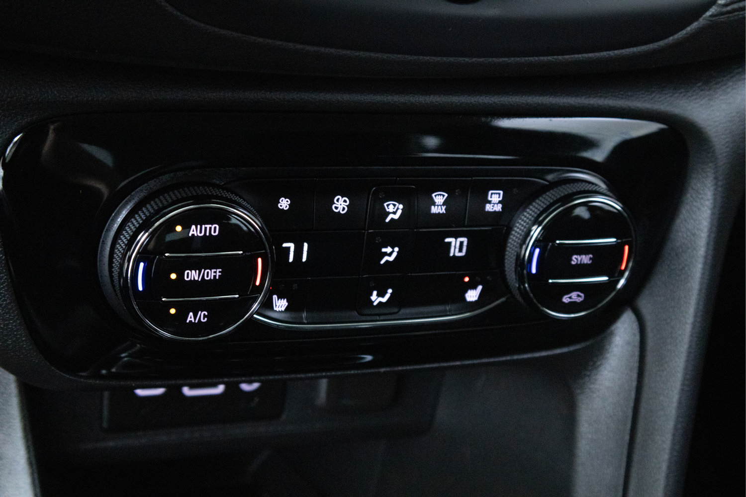 Used 2023 Buick Encore GX Select w/ Sport Touring Package FWD image 14