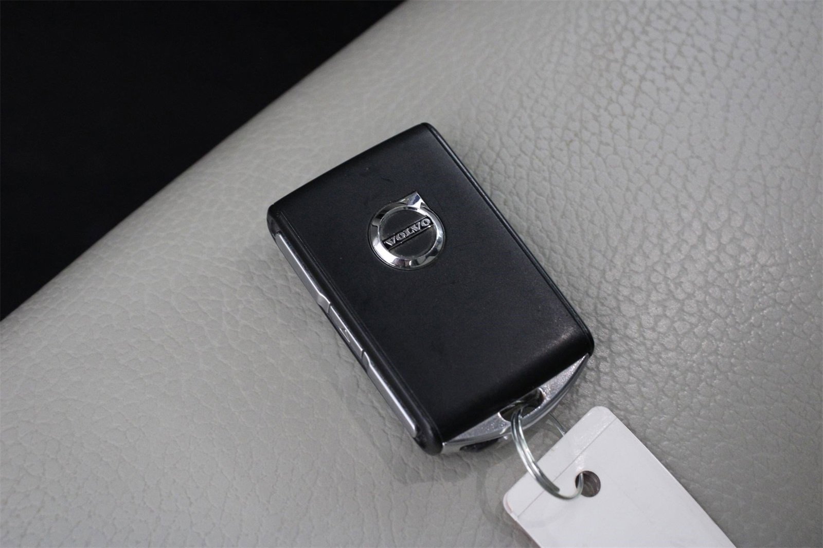 Certified 2025 Volvo S60 T8 Plus w/ Climate Package image 33