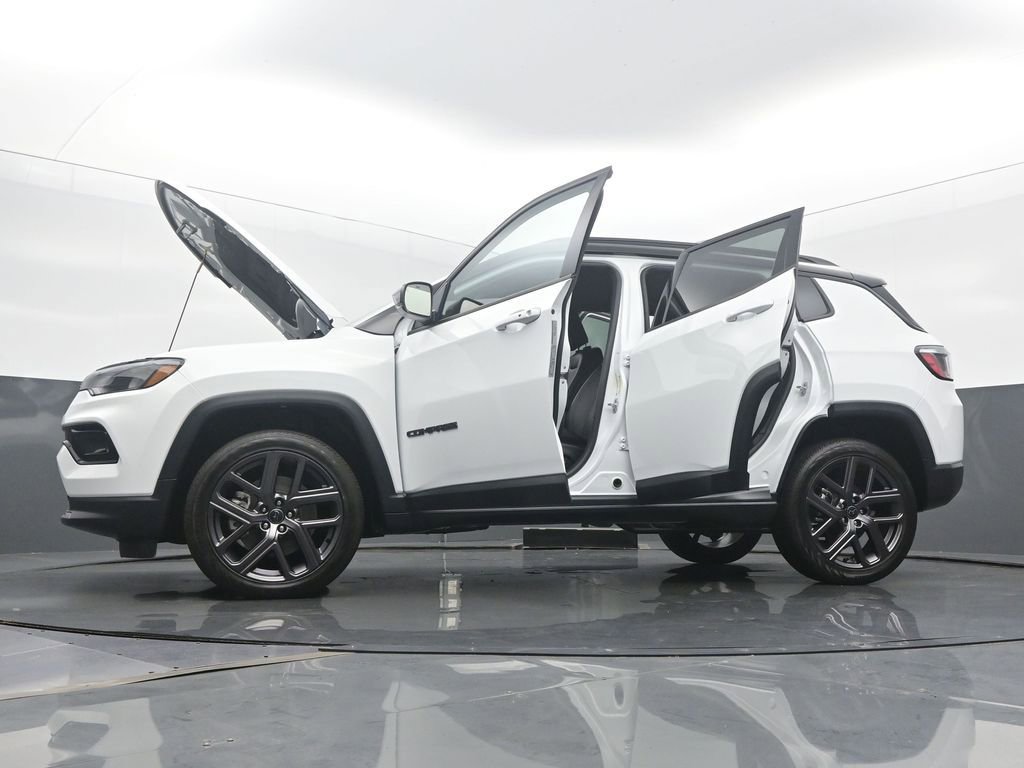 New 2026 Jeep Compass Limited image 60