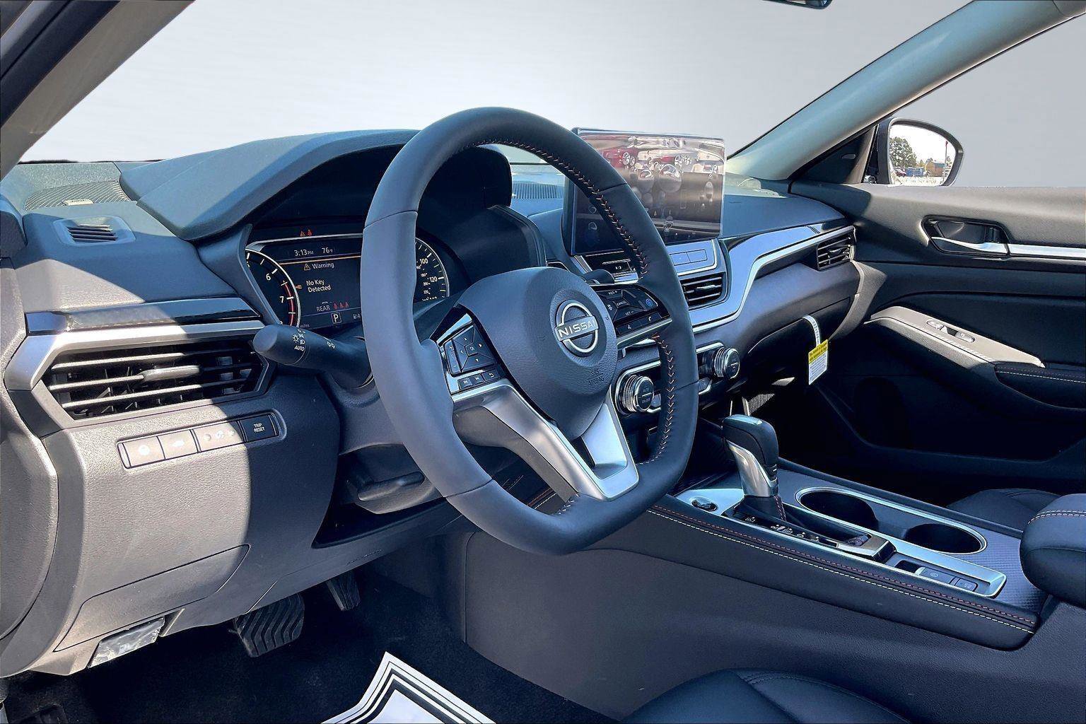 New 2026 Nissan Altima 2.5 SR image 7