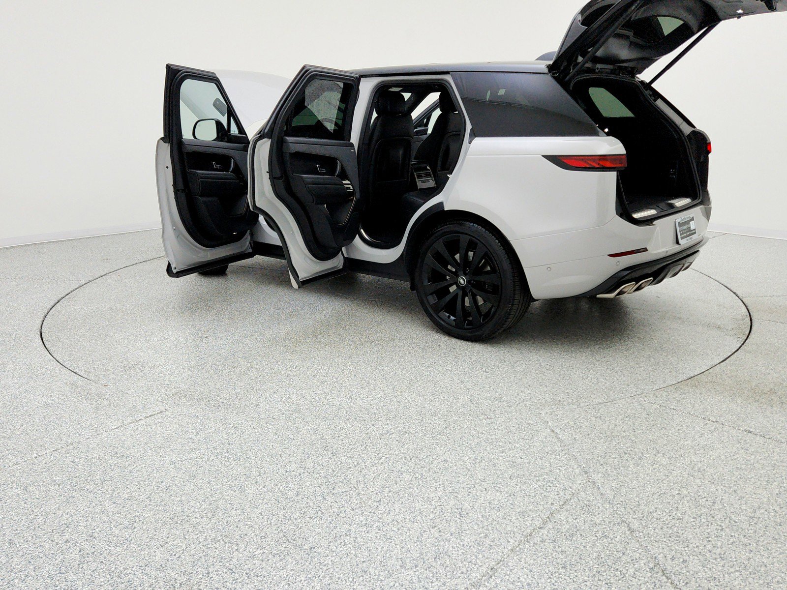 Used 2025 Land Rover Range Rover Sport Dynamic SE image 18