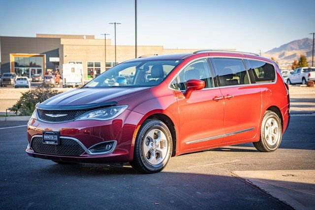 Used 2017 Chrysler Pacifica Touring-L Plus image 12
