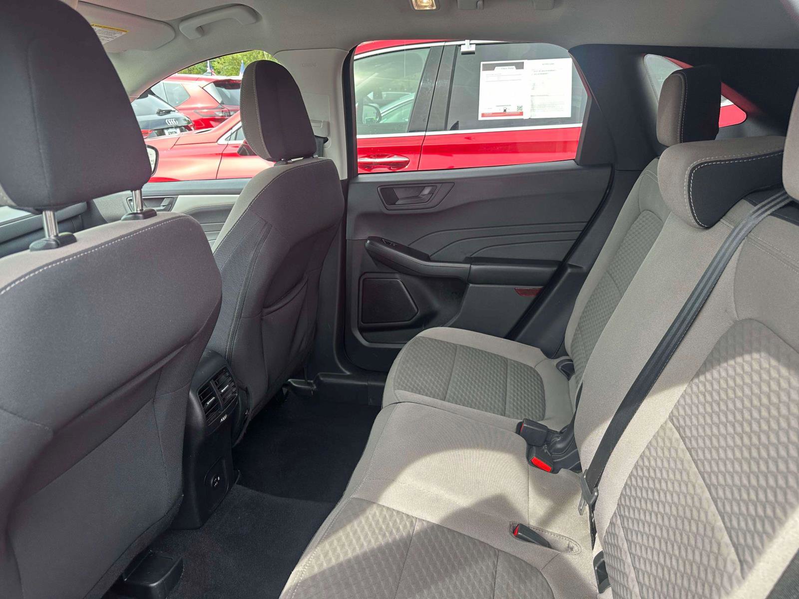 Used 2022 Ford Escape SE w/ Cold Weather Package image 9