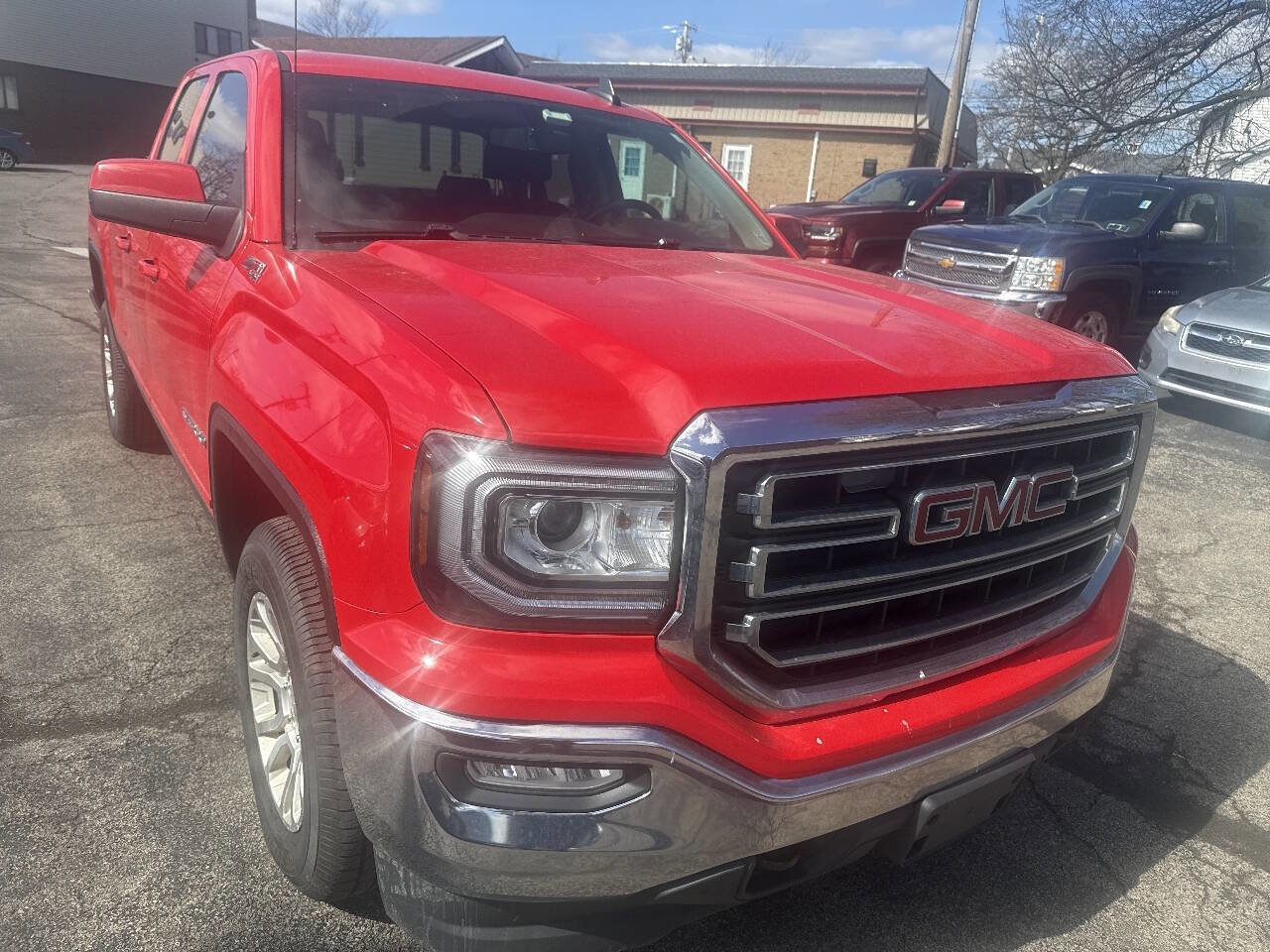 Used 2017 GMC Sierra 1500 SLE w/ SLE Value Package image 3