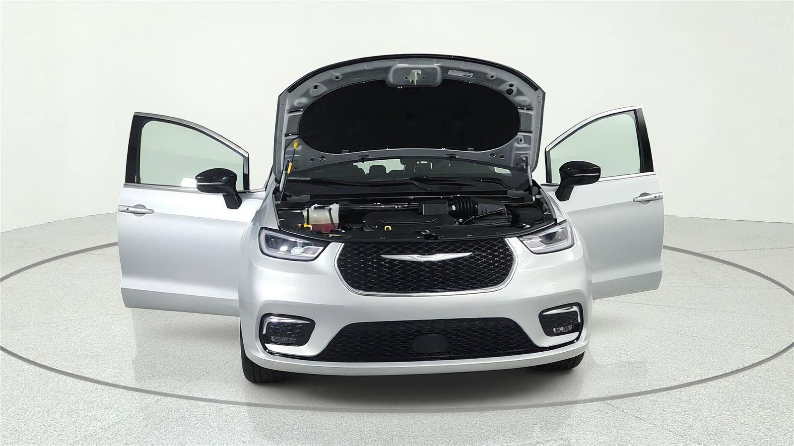 Used 2026 Chrysler Pacifica Limited FWD image 5