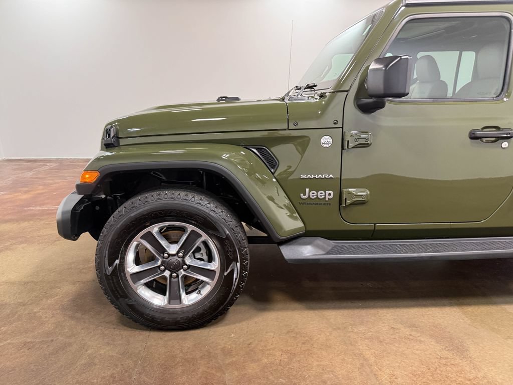 Used 2023 Jeep Wrangler Unlimited Sahara w/ Dual Top Group AWD/4WD image 38