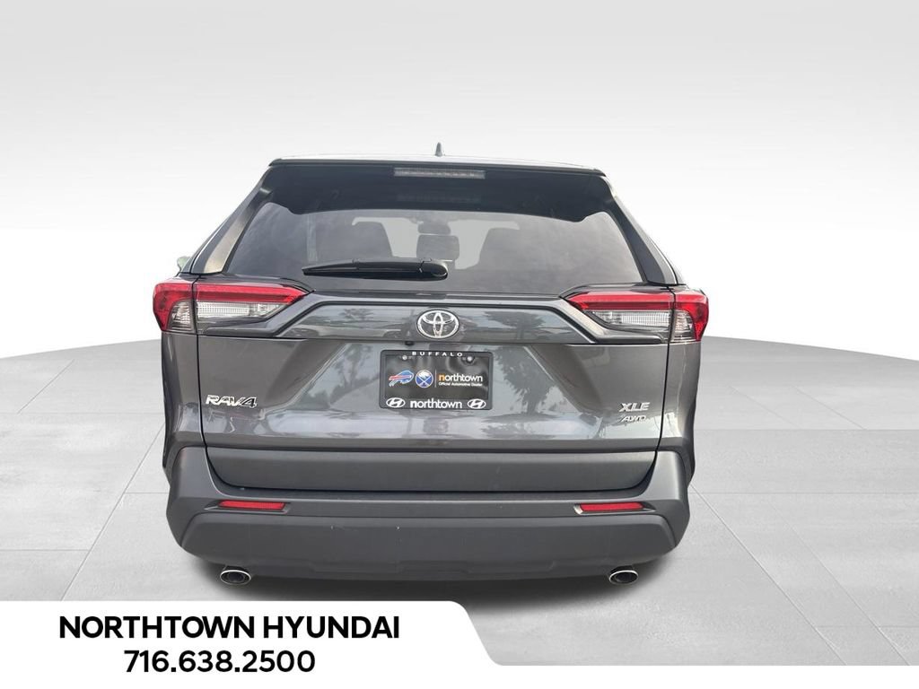 Used 2025 Toyota RAV4 XLE AWD/4WD image 6