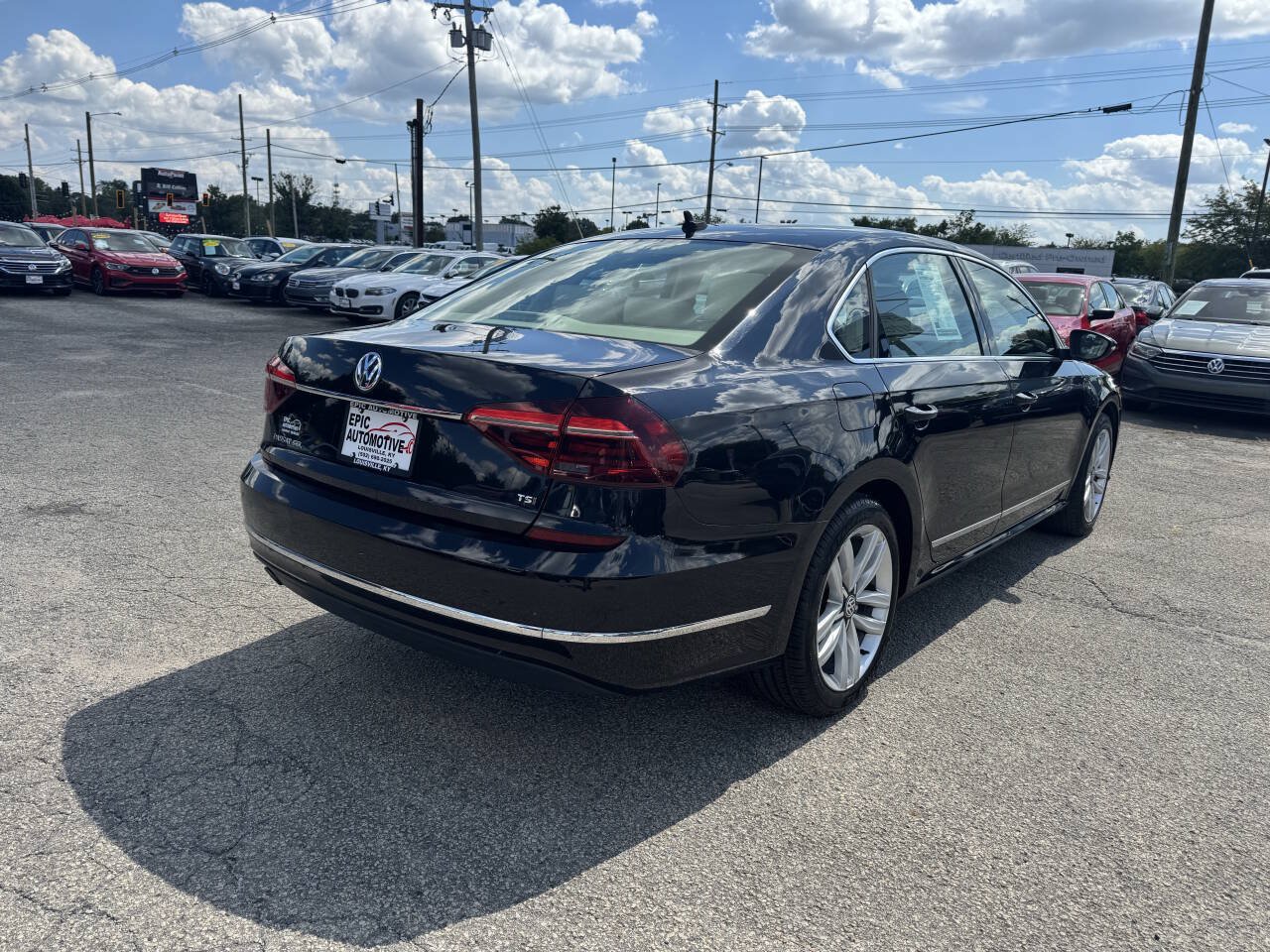 Used 2017 Volkswagen Passat 1.8T SEL Premium FWD image 4