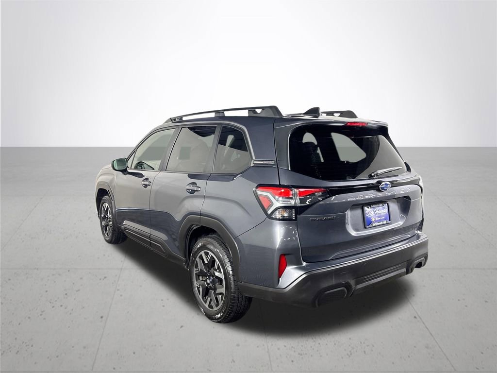 Certified 2025 Subaru Forester Premium image 9