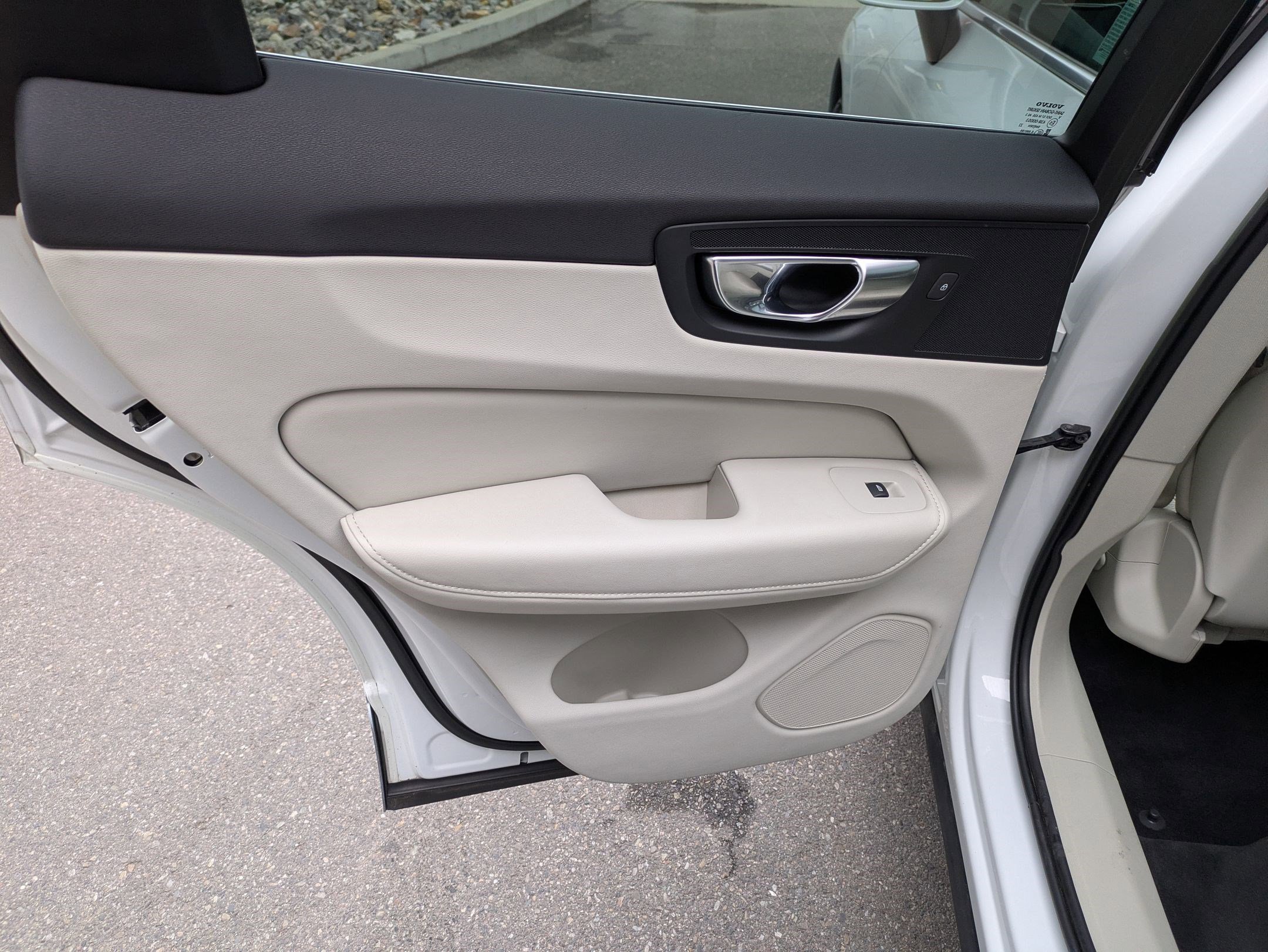 Certified 2023 Volvo XC60 B5 Core image 28