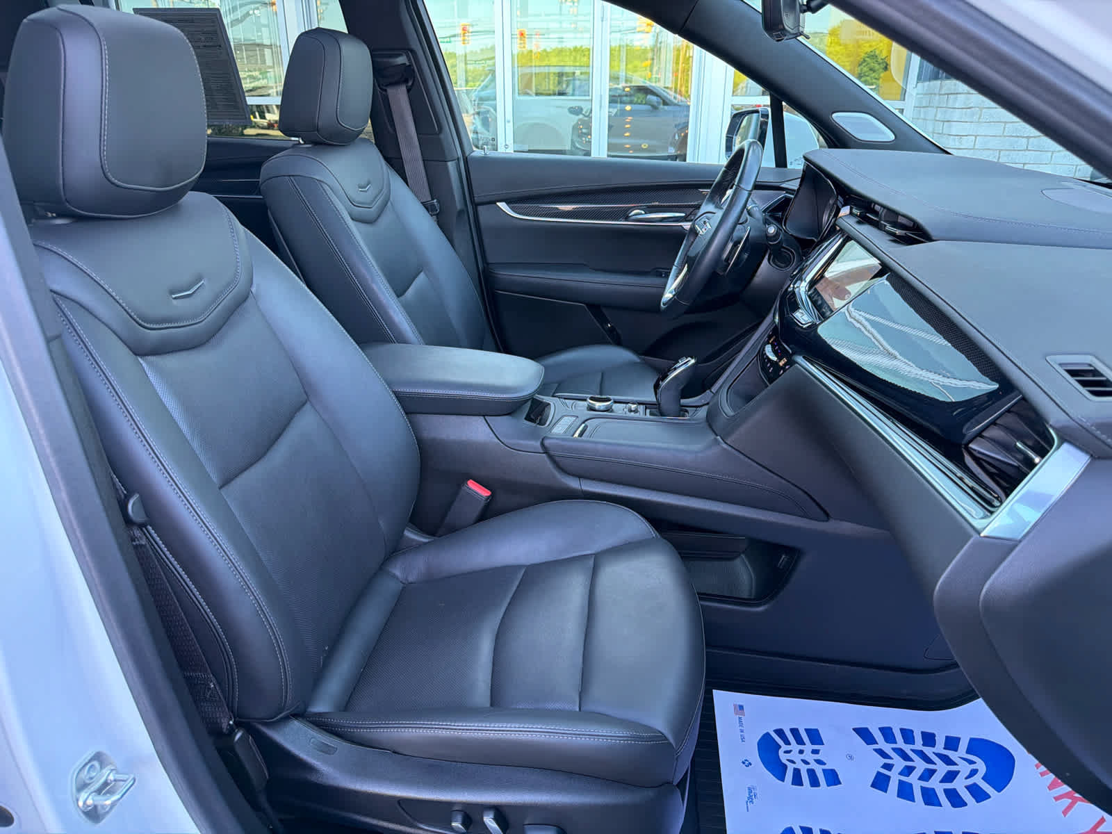 Used 2024 Cadillac XT6 Sport w/ LPO, ONYX Package AWD/4WD image 19