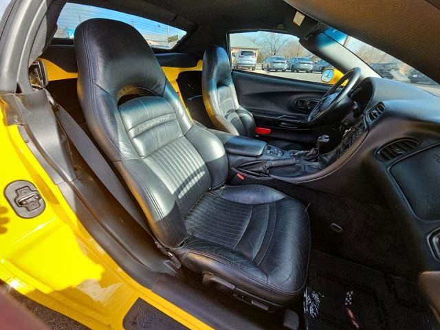 Used 2004 Chevrolet Corvette Convertible w/ Preferred Equipment Group image 15