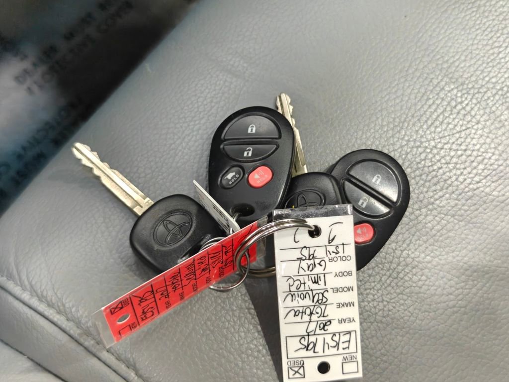 Used 2017 Toyota Sequoia Limited w/ Safety & Convenience Package AWD/4WD image 18