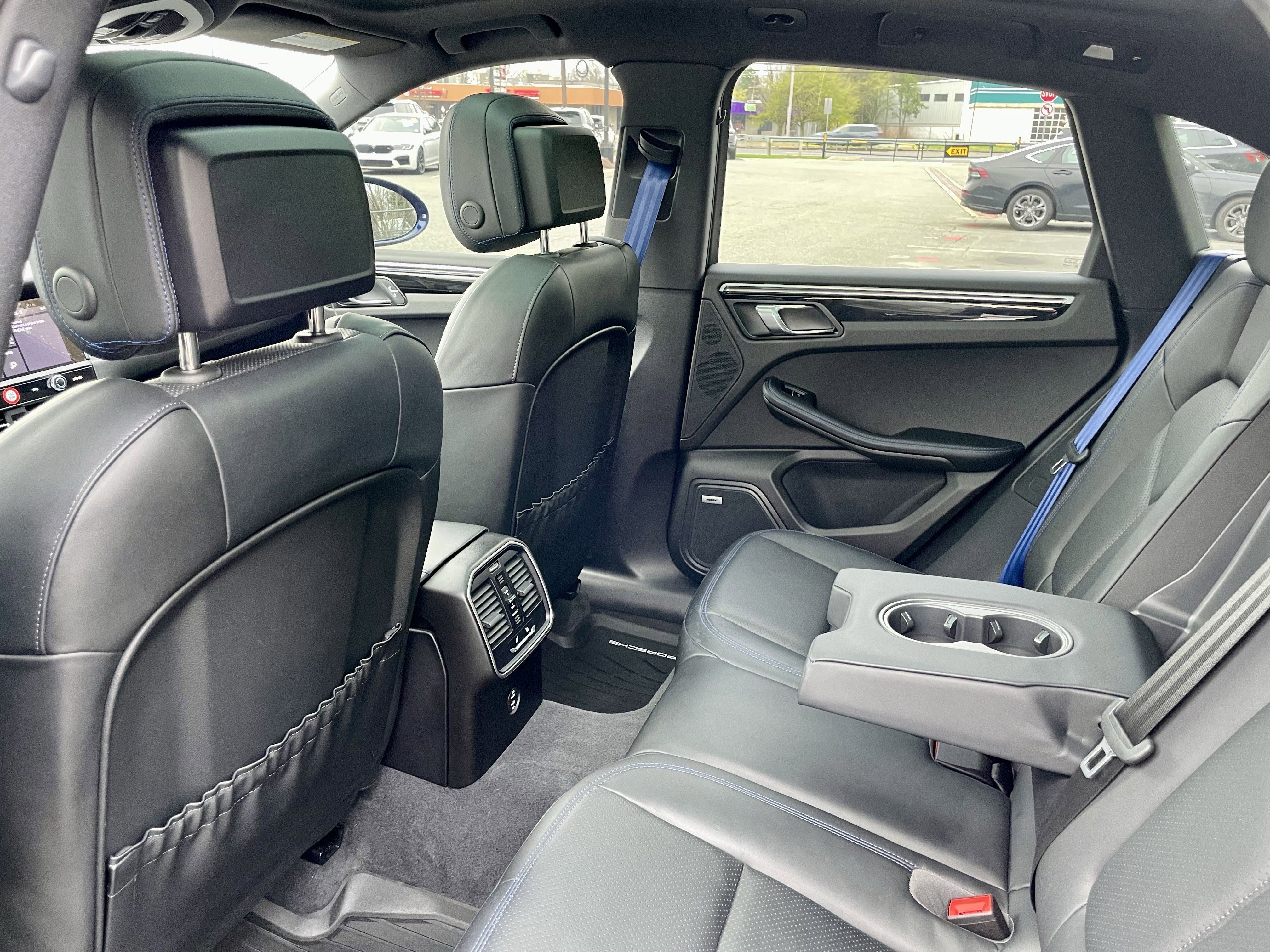 Used 2023 Porsche Macan Turbo image 30