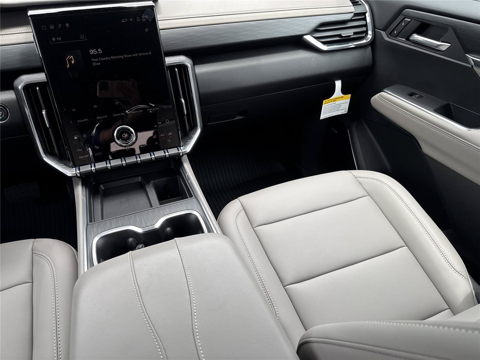 New 2026 GMC Acadia Elevation w/ Elevation Premium Package FWD image 16