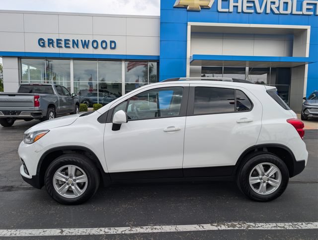 Used 2022 Chevrolet Trax LT w/ LT Convenience Package AWD/4WD image 2
