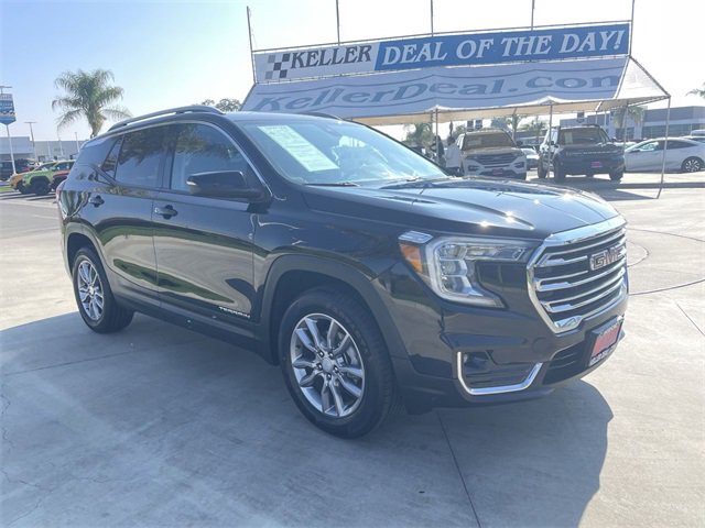 Used 2024 GMC Terrain SLT image 2