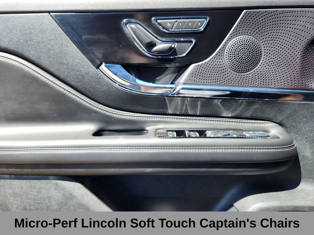 Used 2025 Lincoln Corsair AWD w/ Equipment Group 101A image 14