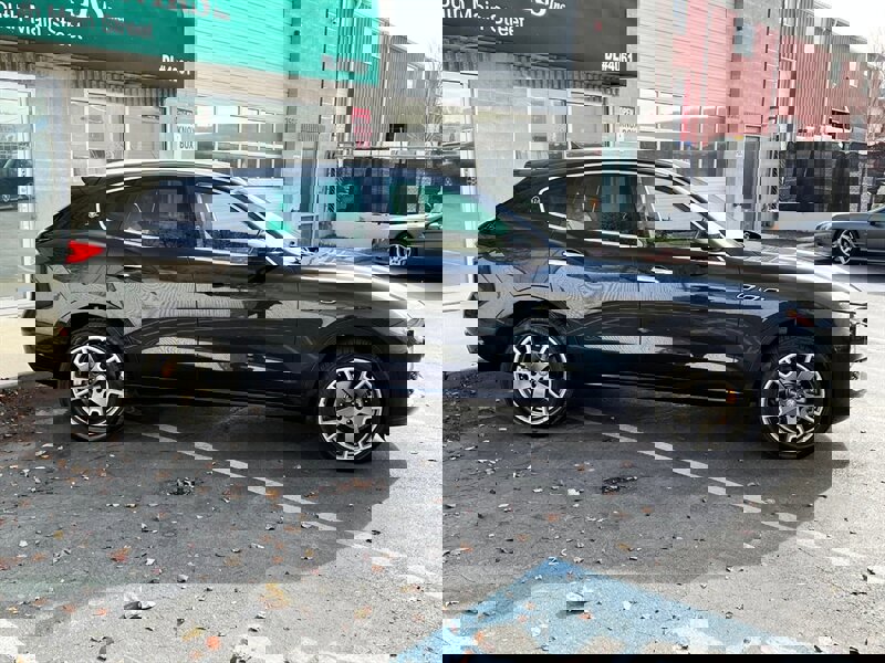 Used 2017 Maserati Levante w/ Luxury Package image 8