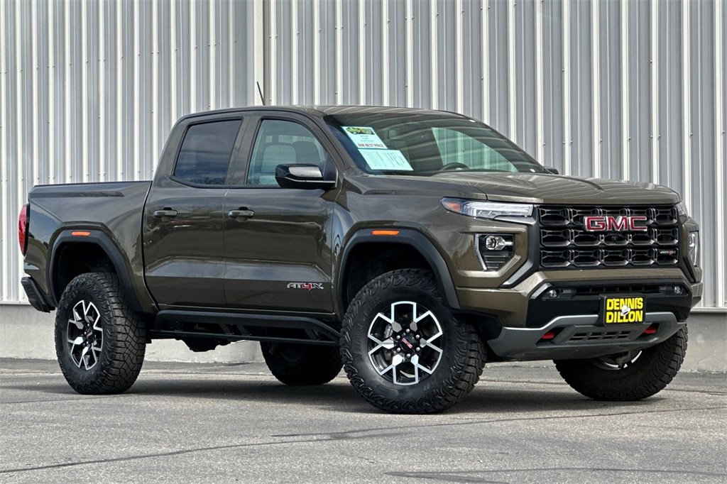Used 2024 GMC Canyon AT4X image 2