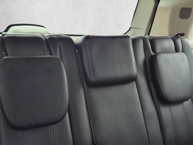 Used 2014 Chrysler Town & Country Touring FWD image 16