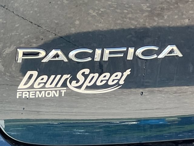 Used 2024 Chrysler Pacifica Limited FWD image 53