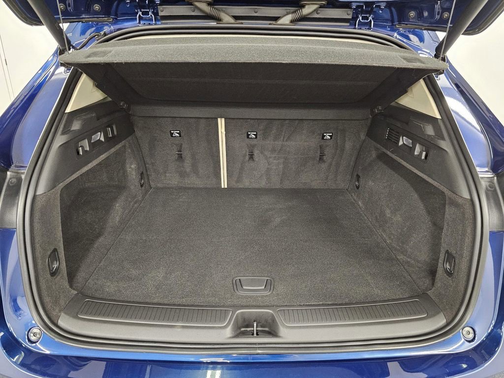 Used 2022 Buick Envision Avenir w/ Technology Package II image 31