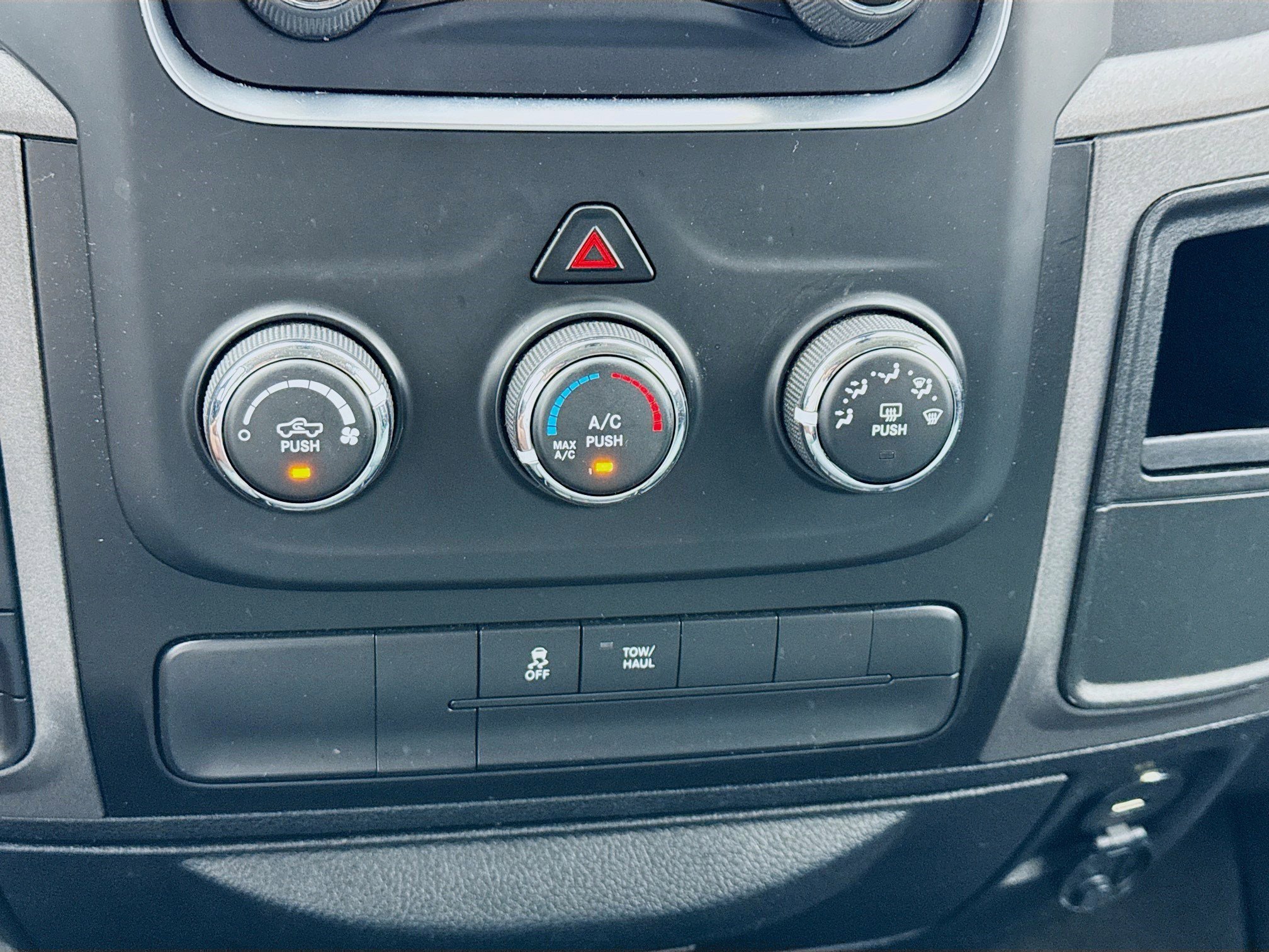 Used 2018 RAM 1500 Express w/ Black Ram 1500 Express Group image 12