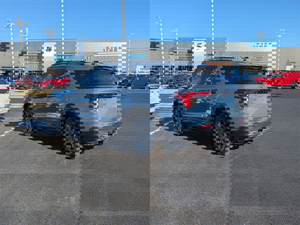 New 2026 Ford Explorer Active w/ Active Comfort Package image 8