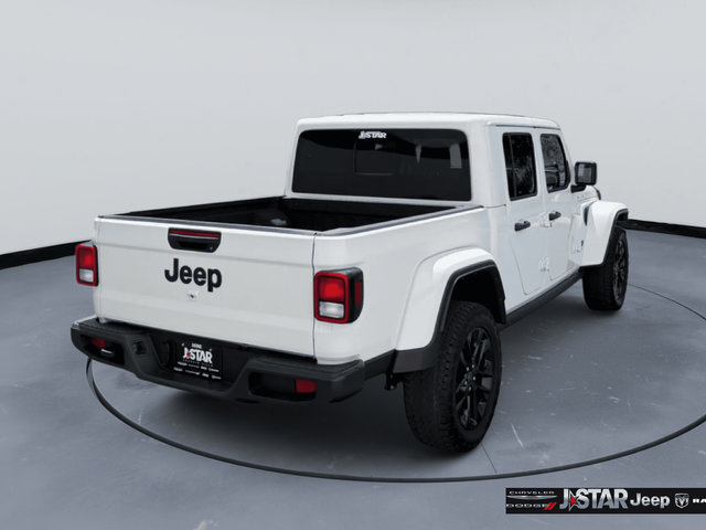 Used 2025 Jeep Gladiator Sport AWD/4WD image 5