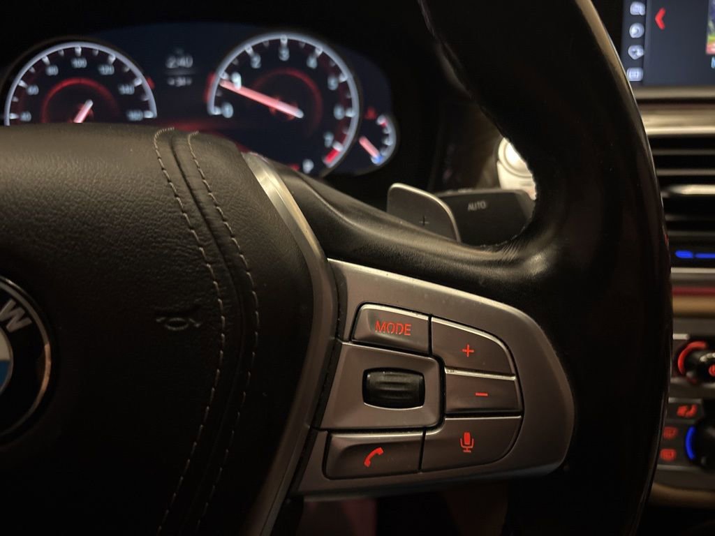 Used 2019 BMW 750i xDrive w/ Executive Package image 17