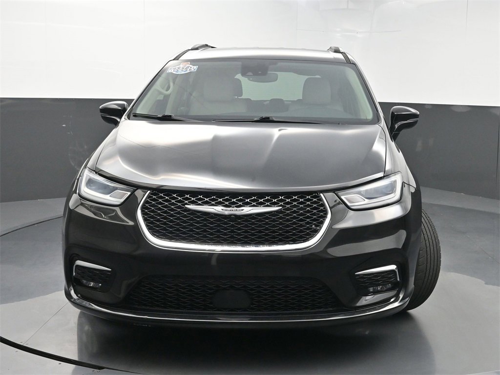 Used 2021 Chrysler Pacifica Touring-L image 42