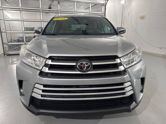 Used 2019 Toyota Highlander XLE image 3