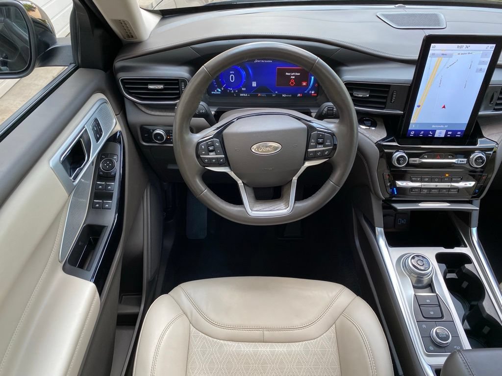 Used 2023 Ford Explorer Platinum w/ Technology Package AWD/4WD image 28