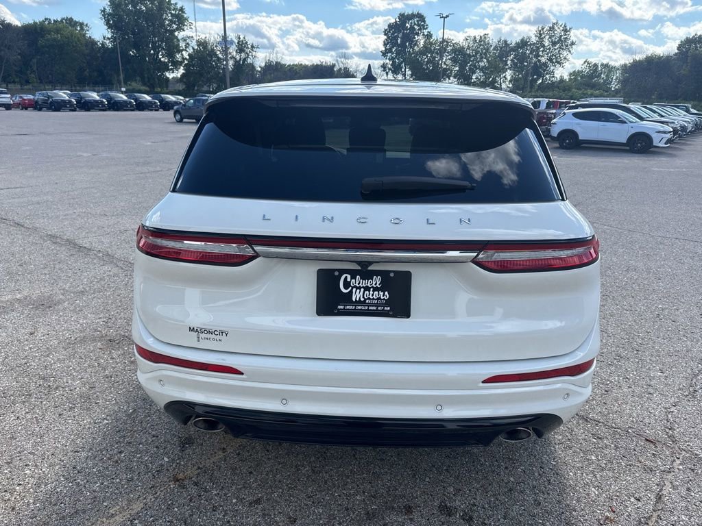 Used 2025 Lincoln Corsair Reserve w/ Jet Appearance Package image 3