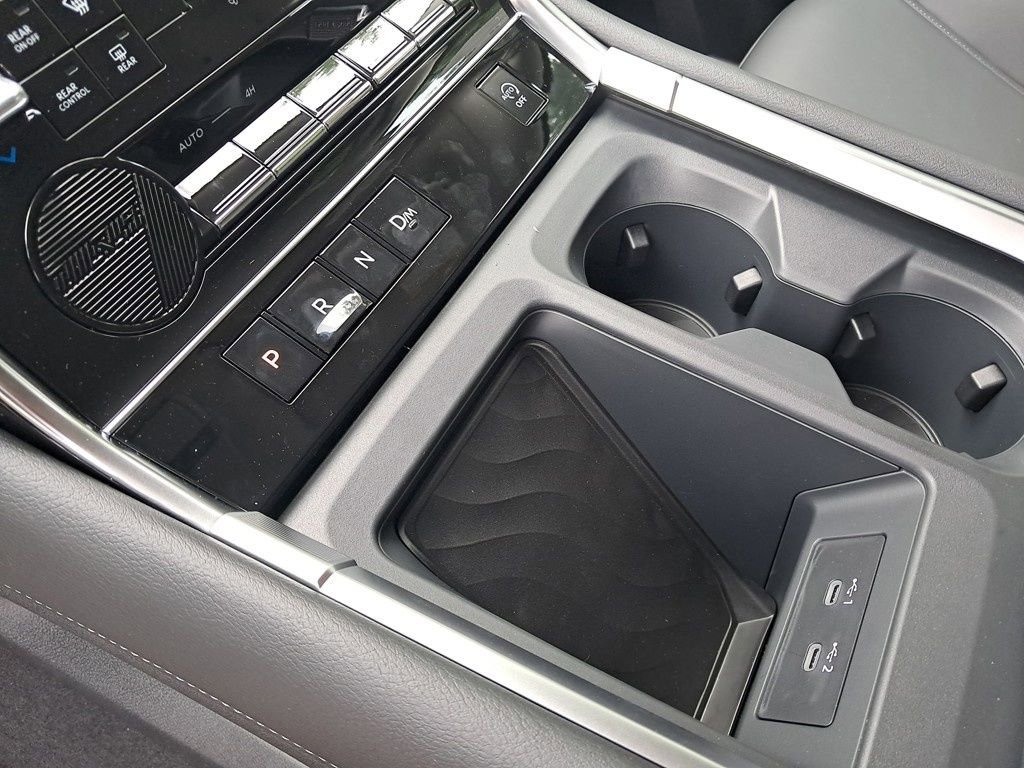 New 2025 Nissan Armada SV image 25