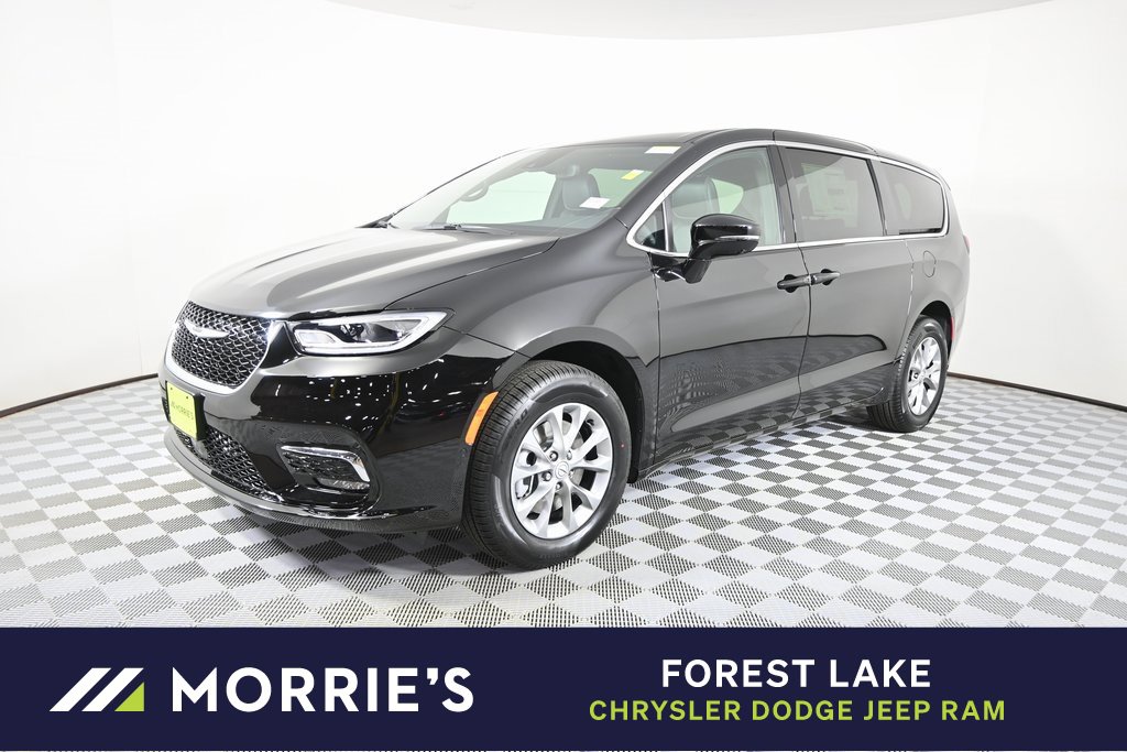 New 2026 Chrysler Pacifica Select