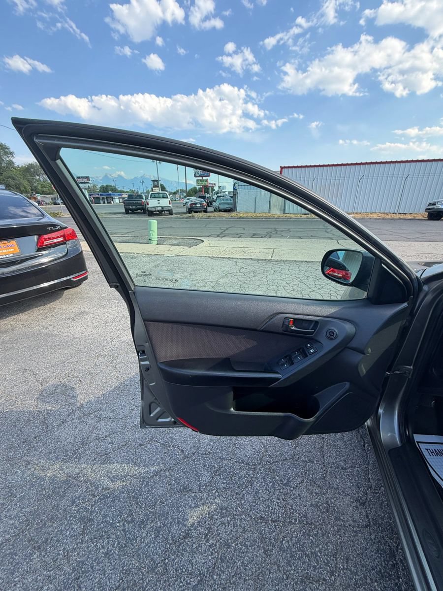 Used 2012 Kia Forte EX FWD image 9
