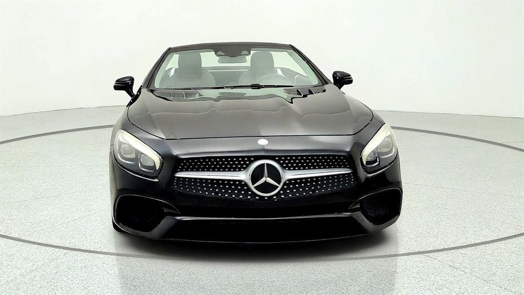 Used 2017 Mercedes-Benz SL 550 image 2