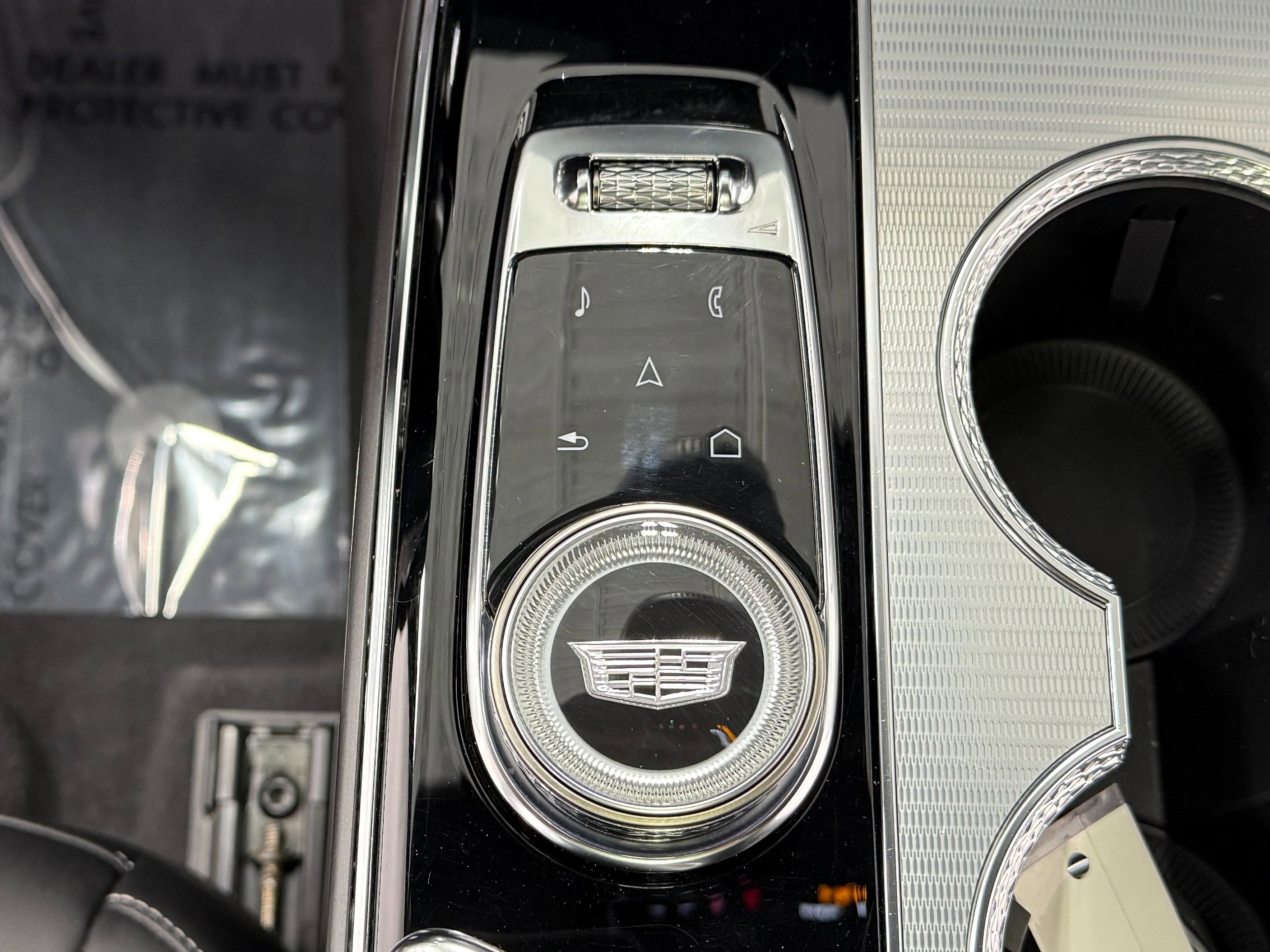 Used 2024 Cadillac Lyriq Tech RWD image 29