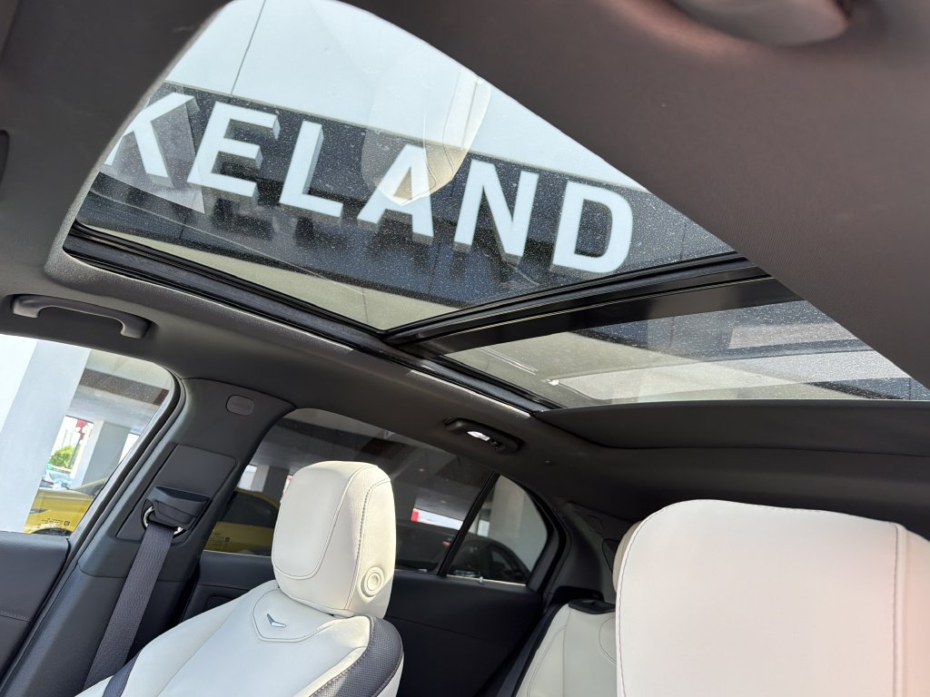 Certified 2021 Cadillac XT4 Sport FWD image 23