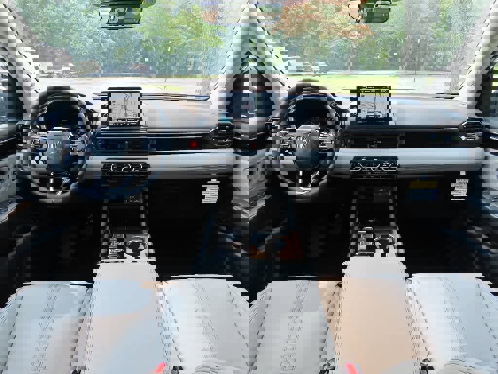 New 2025 Honda Pilot Touring image 18