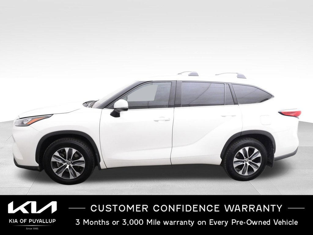 Used 2020 Toyota Highlander XLE AWD/4WD image 8