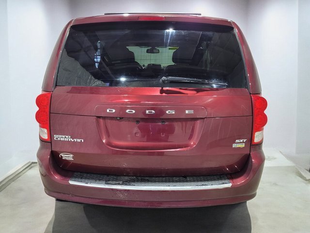 Used 2019 Dodge Grand Caravan SXT image 20
