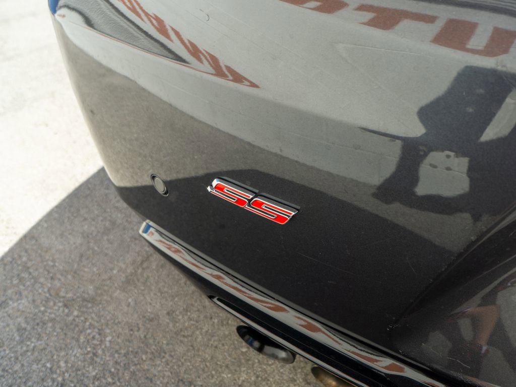 Used 2017 Chevrolet Camaro SS image 2