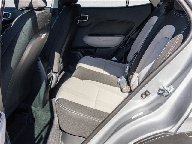 Used 2025 Hyundai Venue SEL image 21