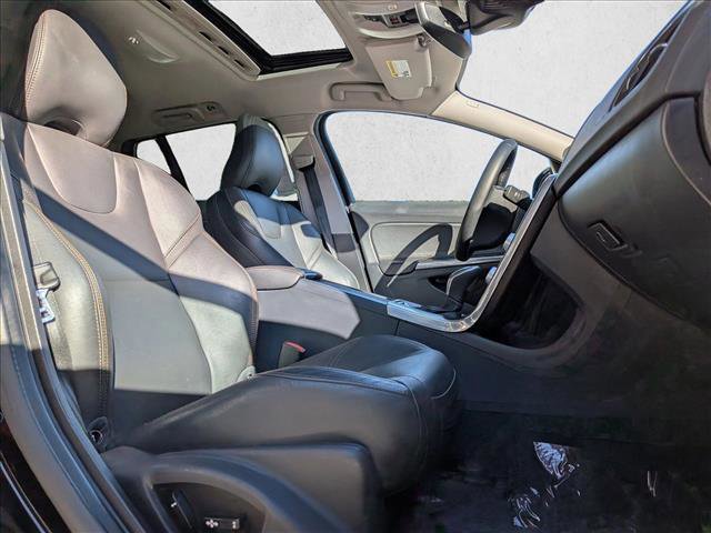 Used 2016 Volvo V60 T5 image 24