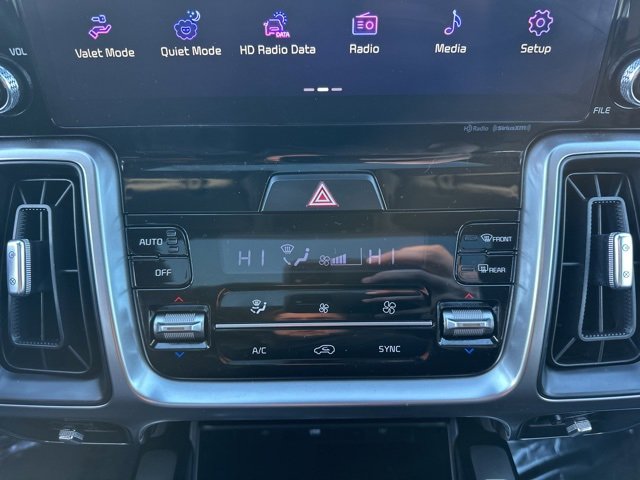 Used 2023 Kia Sorento S w/ Panoramic Sunroof Package image 19